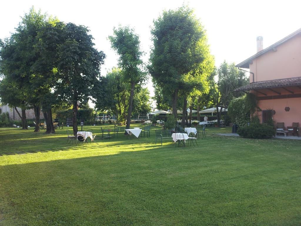Societa Agricola Le More Agriturismo La Dondina Budrio  Luaran gambar